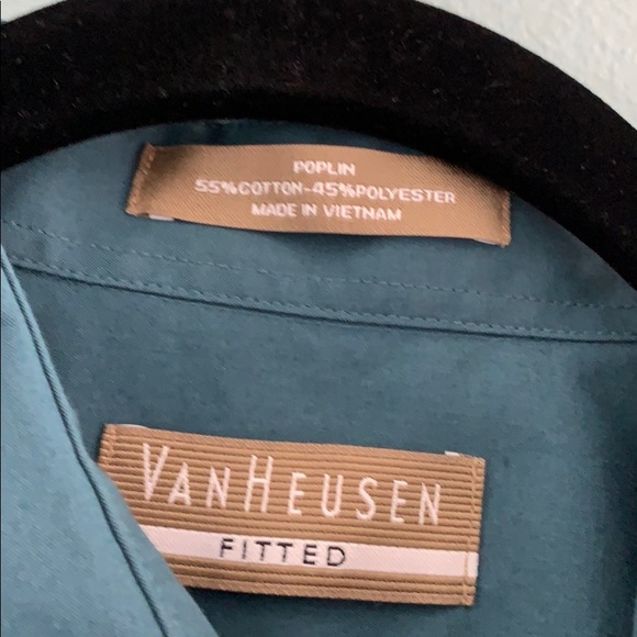 EUC Van Heusen fitted button down in teal blue - Picture 2 of 4